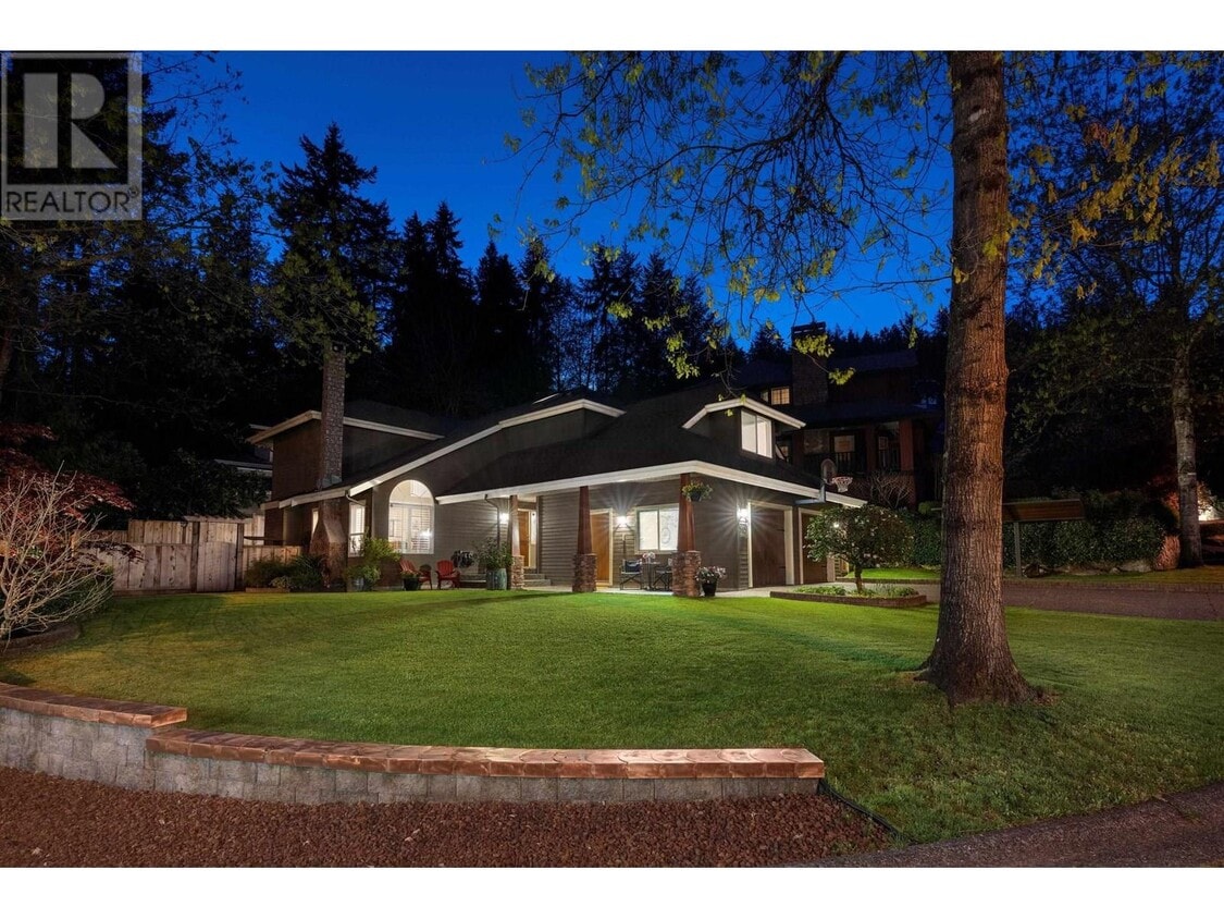 Primary Photo - 3121 Duchess Ave