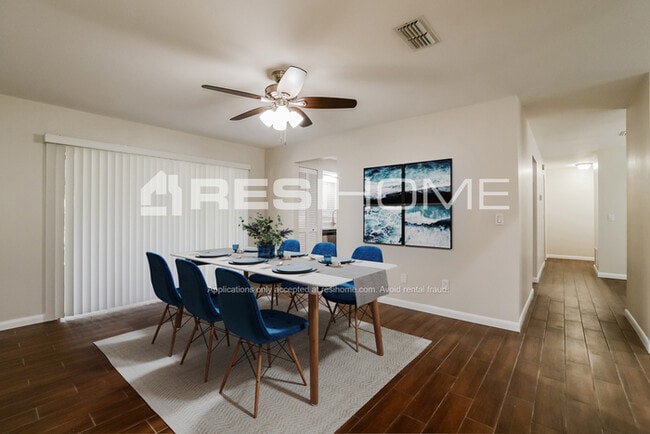 Building Photo - 1341 Sterling Oaks Dr