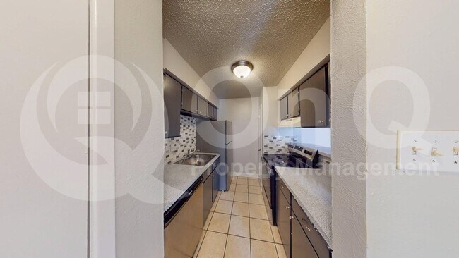 Building Photo - 8110 Skillman St