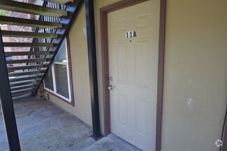 Building Photo - 2150 N Sherwood Forest Dr