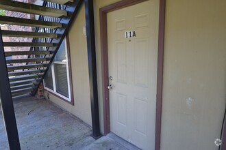Building Photo - 2150 N Sherwood Forest Dr