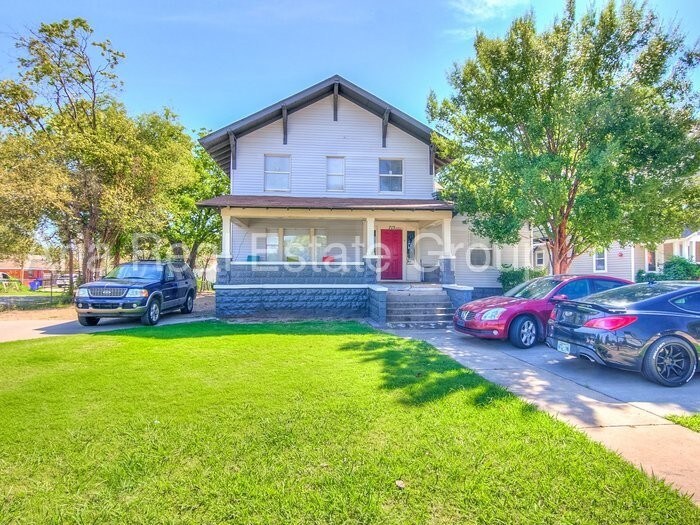Primary Photo - 715 Asp Ave