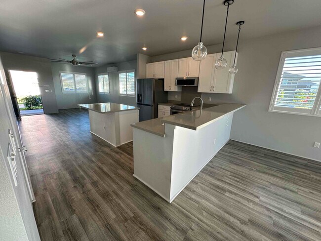 Building Photo - 911246-1246 Likolehua Loop