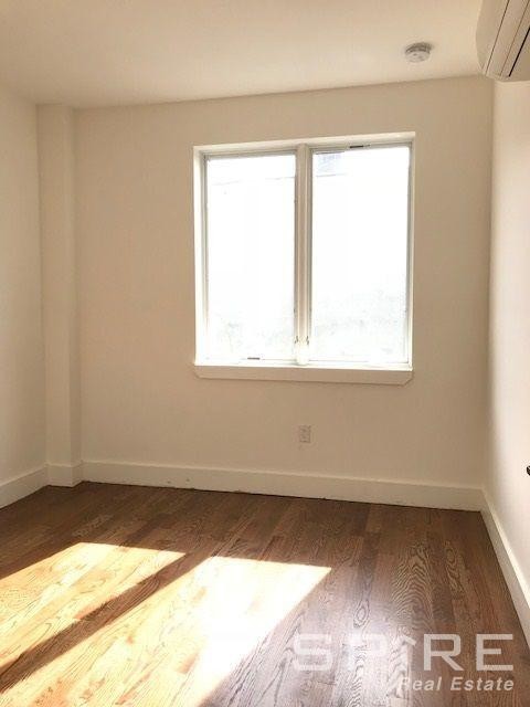 Building Photo - Renovated 2 Bedroom Apartment