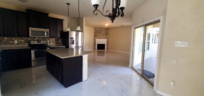Foto del edificio - 1049 Marietta Ln