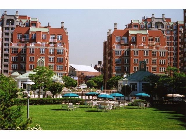 Foto del edificio - 105 Oceana Dr E