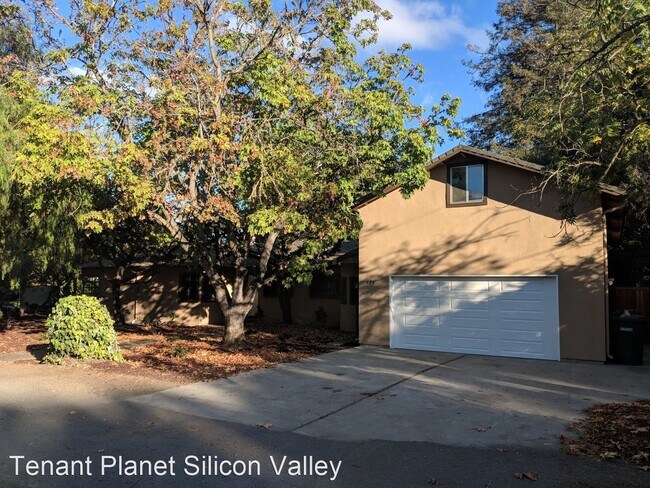 Foto del edificio - 3 br, 1.5 bath House - 774 Manor Way
