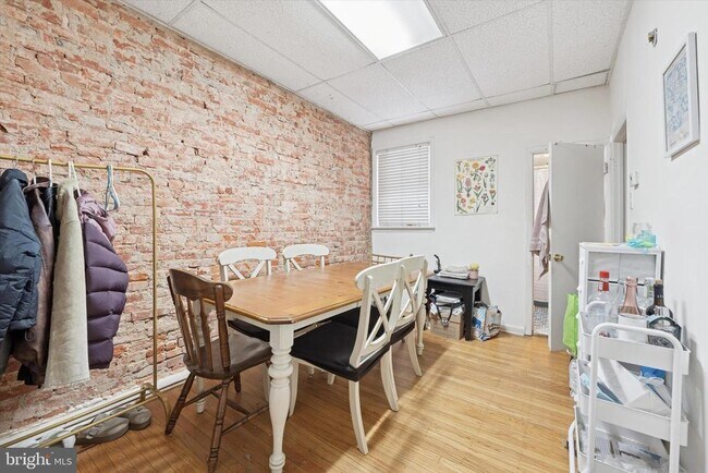 Foto del edificio - 3641 Warren St