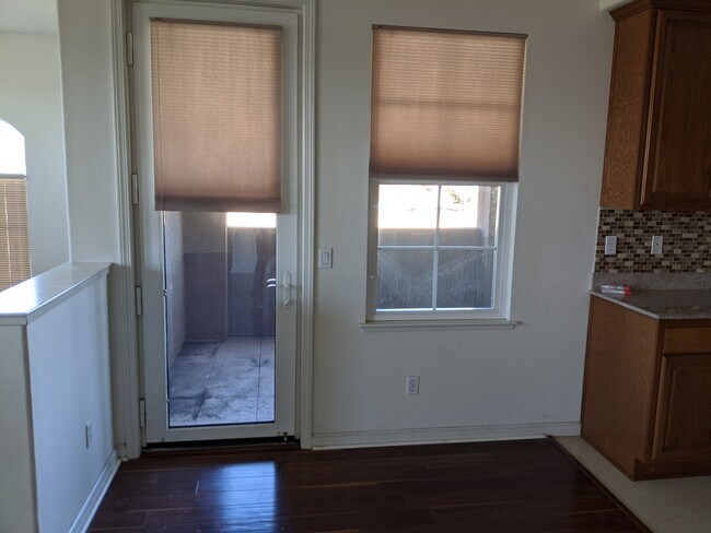 Building Photo - 48910 Lady Fern Cmn