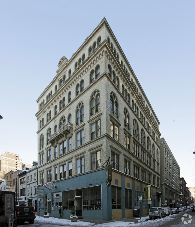 701 Sansom Street Apartments Philadelphia, PA