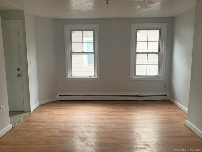 Building Photo - 369 Shelton Ave