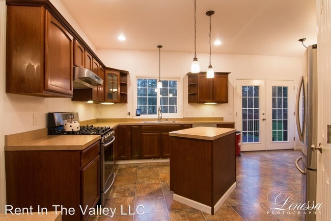 Building Photo - 3 br, 2 bath House - 571 E. Barra Lp