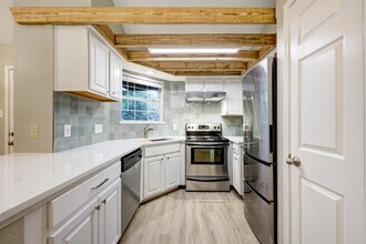 Building Photo - 3809 Spicewood Springs Rd