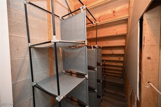 Building Photo - 655 Almas Ct