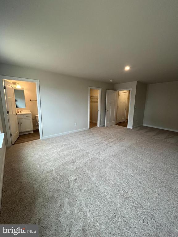 Foto del edificio - 90 Trotting Rd