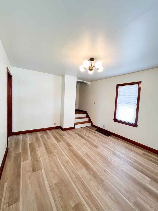 LR from entry - 937 Washington Ave