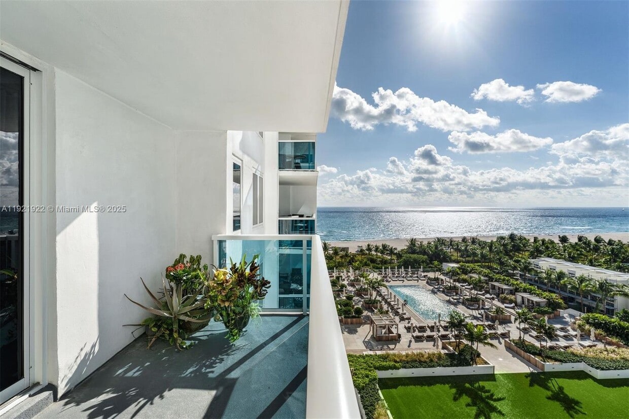 Foto principal - 2301 Collins Ave