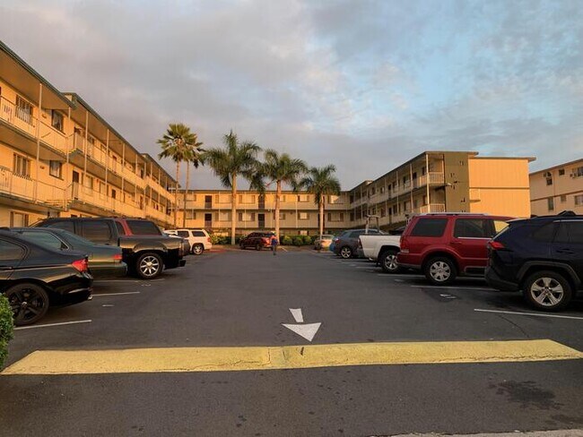 Building Photo - 2 Bedroom close to Waipahu Town Center
