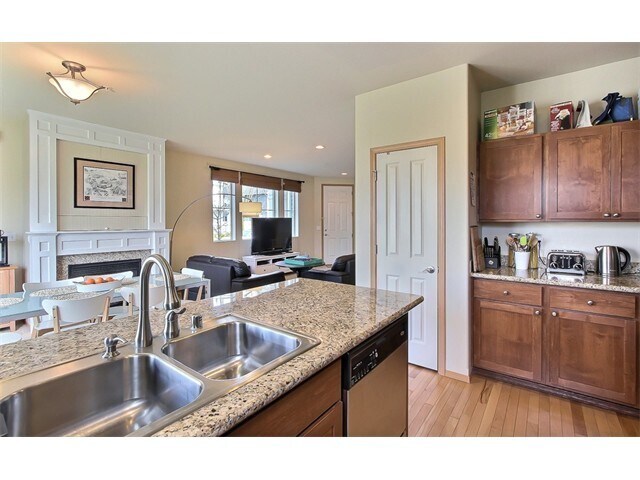 Foto del edificio - 3 Bedroom 2.5 Bath DuPont Townhome