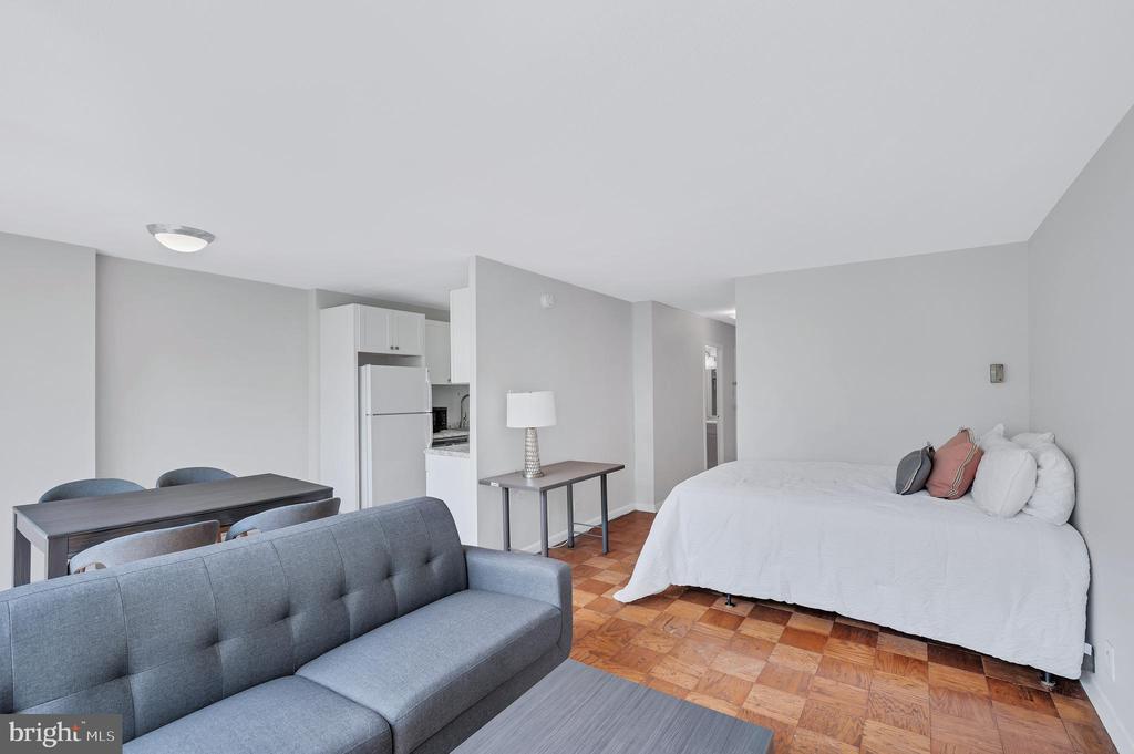 Foto principal - 2201 L St NW