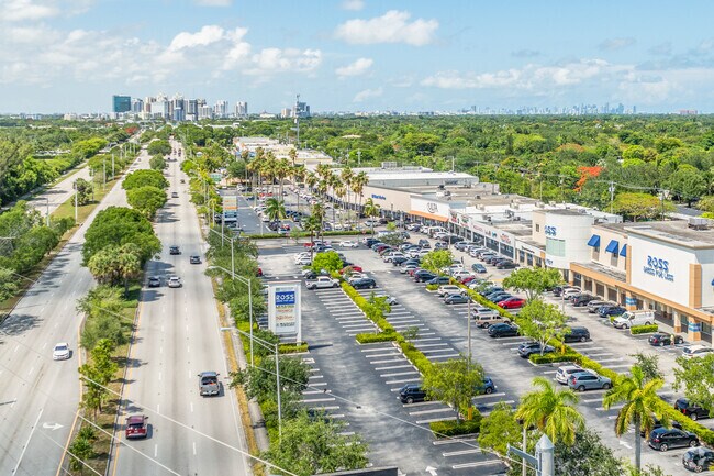 Pinecrest is close to US Route 1, which provides access into nearby Miami.