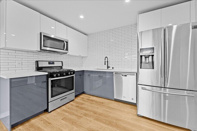 Building Photo - Beautiful Hollywood Apartment!