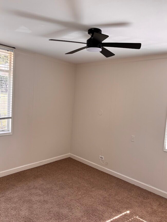 Foto del edificio - 1008 N Van Buren St