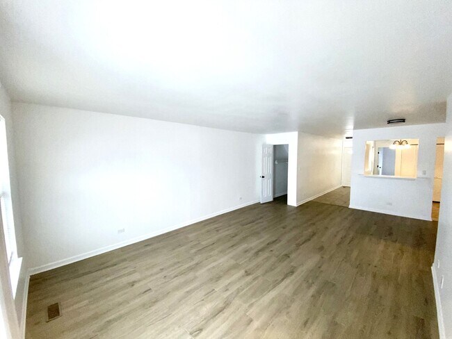 Foto del edificio - 629 W Streamwood Blvd