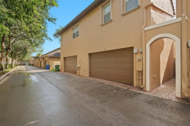 Building Photo - 622 SW 147th Ter