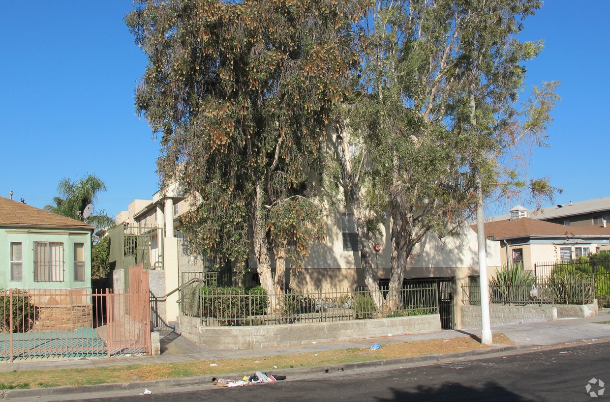 Building Photo - Brynview Terrace