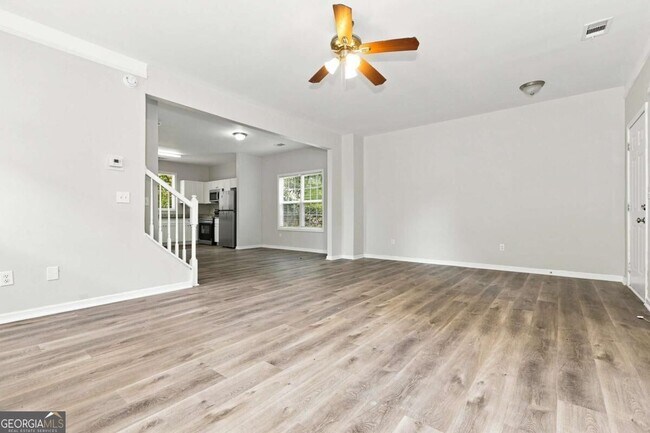 Building Photo - 818 Woods Dr NW