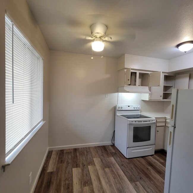 Foto del edificio - 1321 E San Bruno Ave