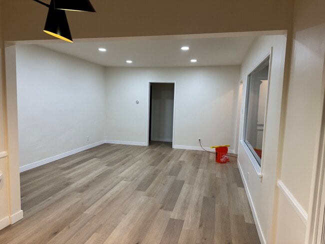 Building Photo - 13345 Burbank Blvd