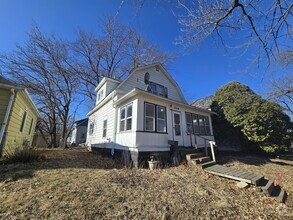 Building Photo - 214 Denver St