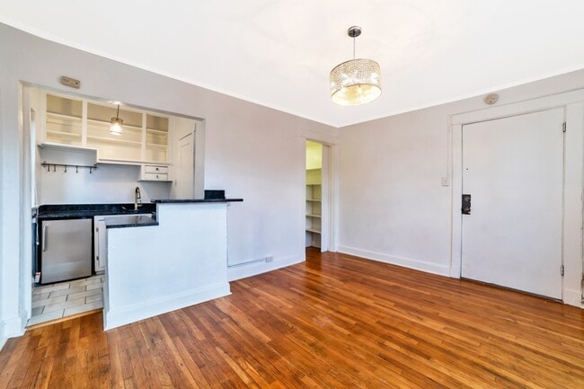 Photo - Top Floor Studio In Cap Hill Available NOW! Apartment
