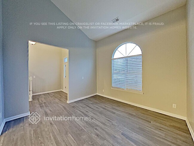 Foto del edificio - 474 Carlisle Dr