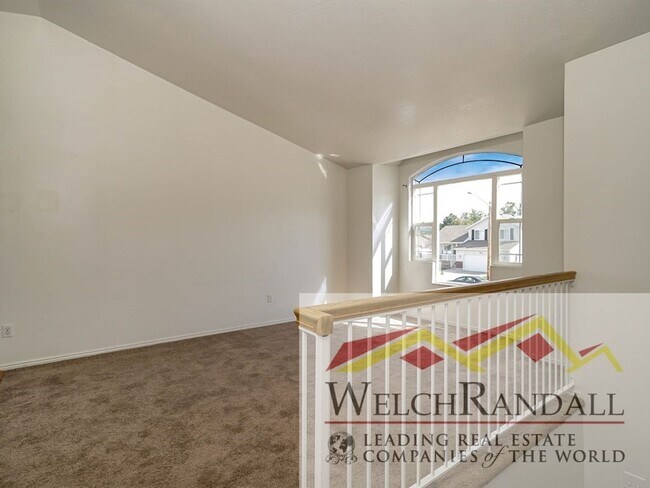 Foto del edificio - 5 Bedroom Riverdale Home.