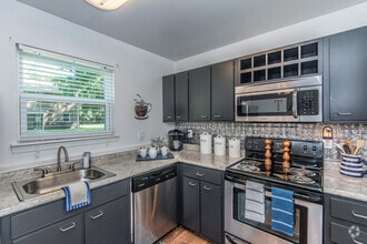 Building Photo - Avian Place Apartments