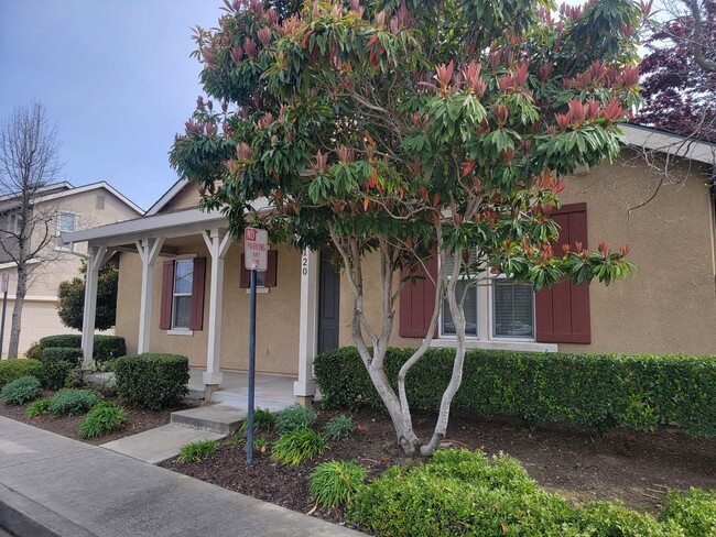 Building Photo - Adorable 2 bedroom 2 bath home