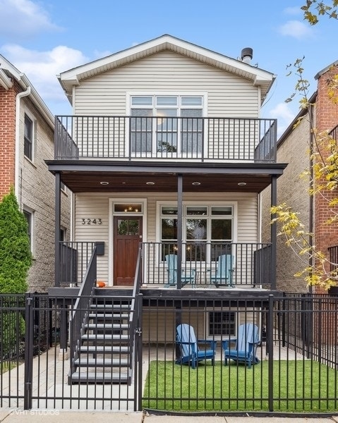 Primary Photo - 3243 N Leavitt St