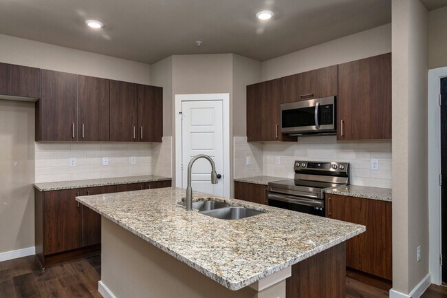 Building Photo - 613 Wheatfield Dr