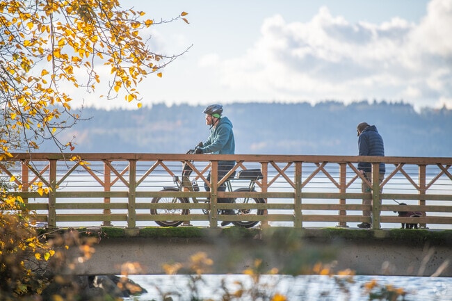 Take a bike ride on the trails at the waterfront in Des Moines.