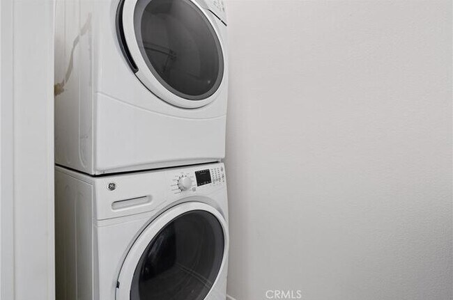 Foto del edificio - 747 Savi Dr