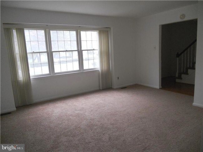 Foto del edificio - 2 Mindy Dr