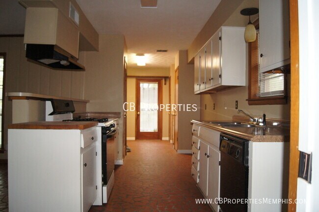 Building Photo - HALF OFF RESERVATION FEE!!
