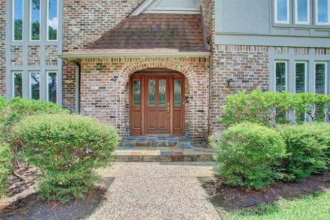 Building Photo - 15735 Fleetwood Oaks Dr