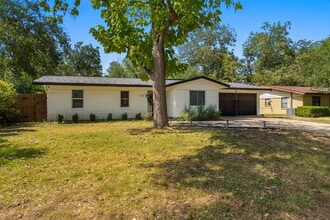 Building Photo - 1211 Sahara Ave