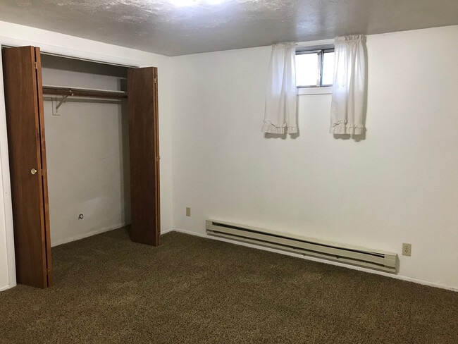 Building Photo - 588 L St