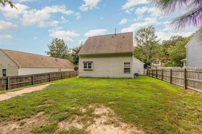 Foto del edificio - 3819 Northlake Dr