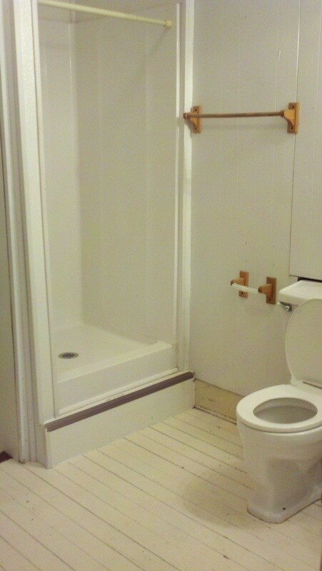 Building Photo - 547 Niagara St